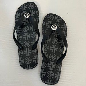 New Tory Burch black flip flops Size 8